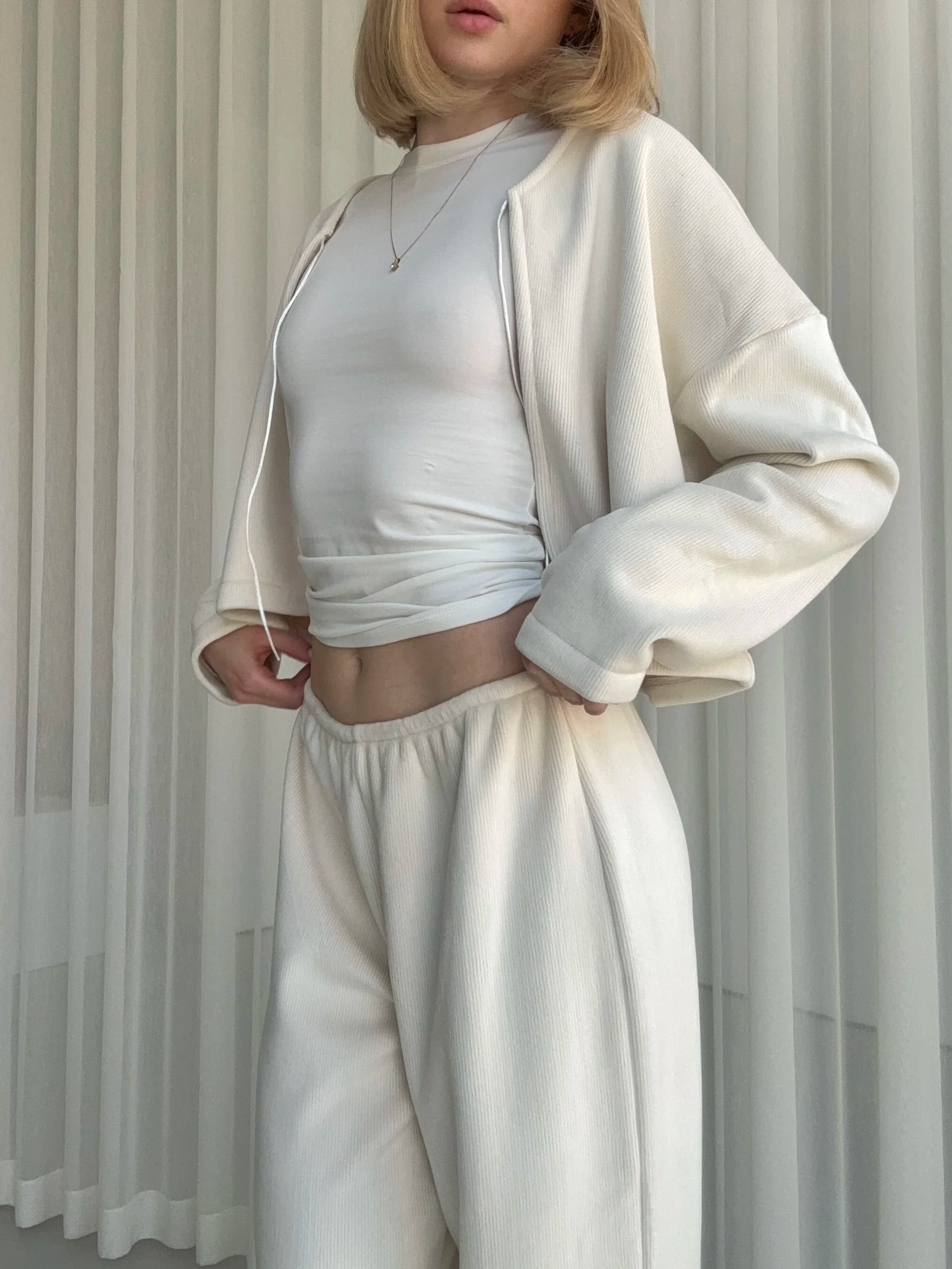 Джемпер велюр Молочний - product image 4