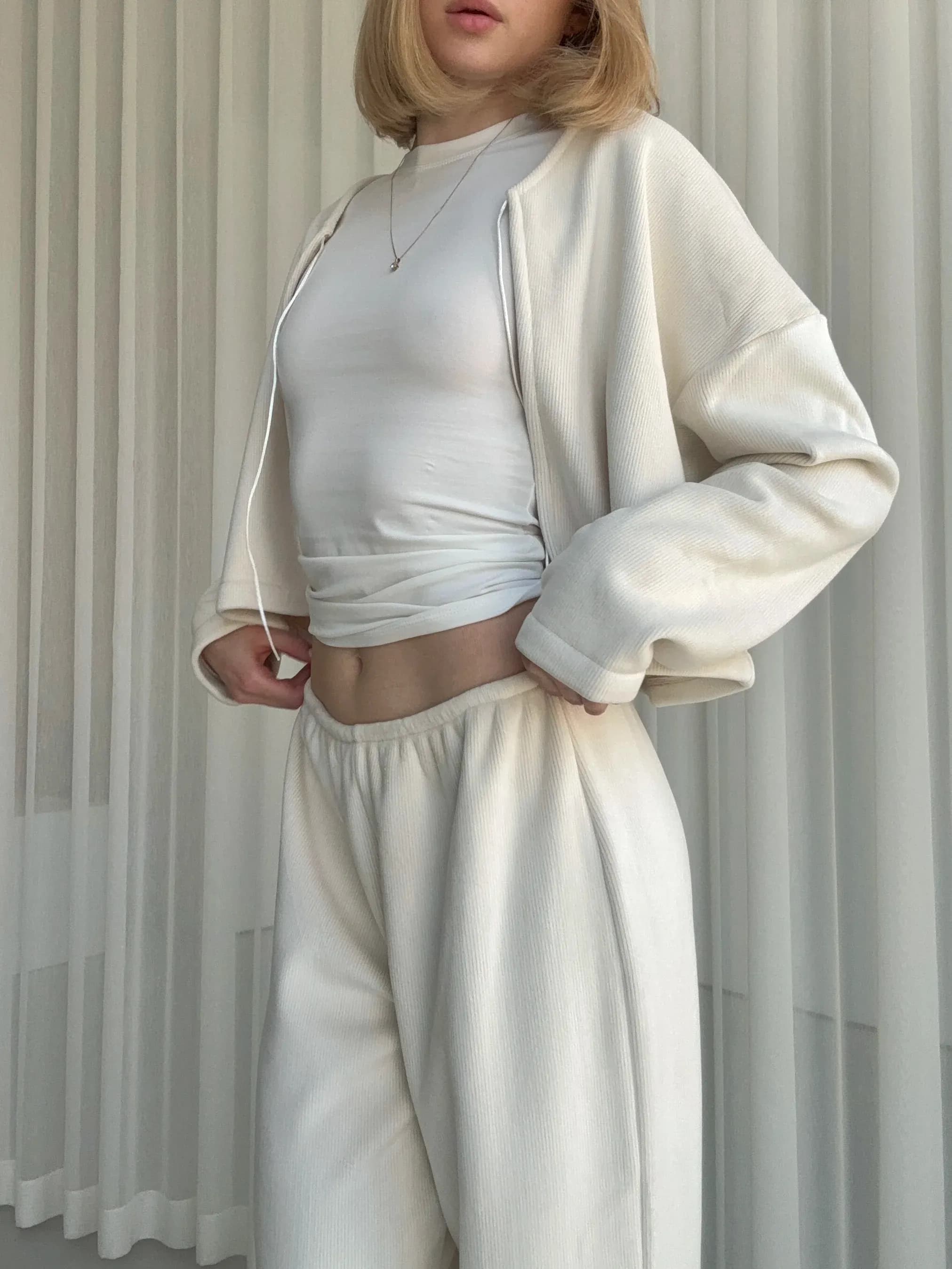 Джемпер велюр Молочний - product image 4